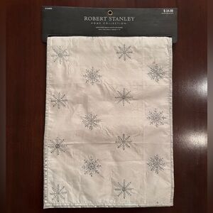 NWT ROBERT STANLEY Embroidered Sequin Snowflake Table Runner Winter White